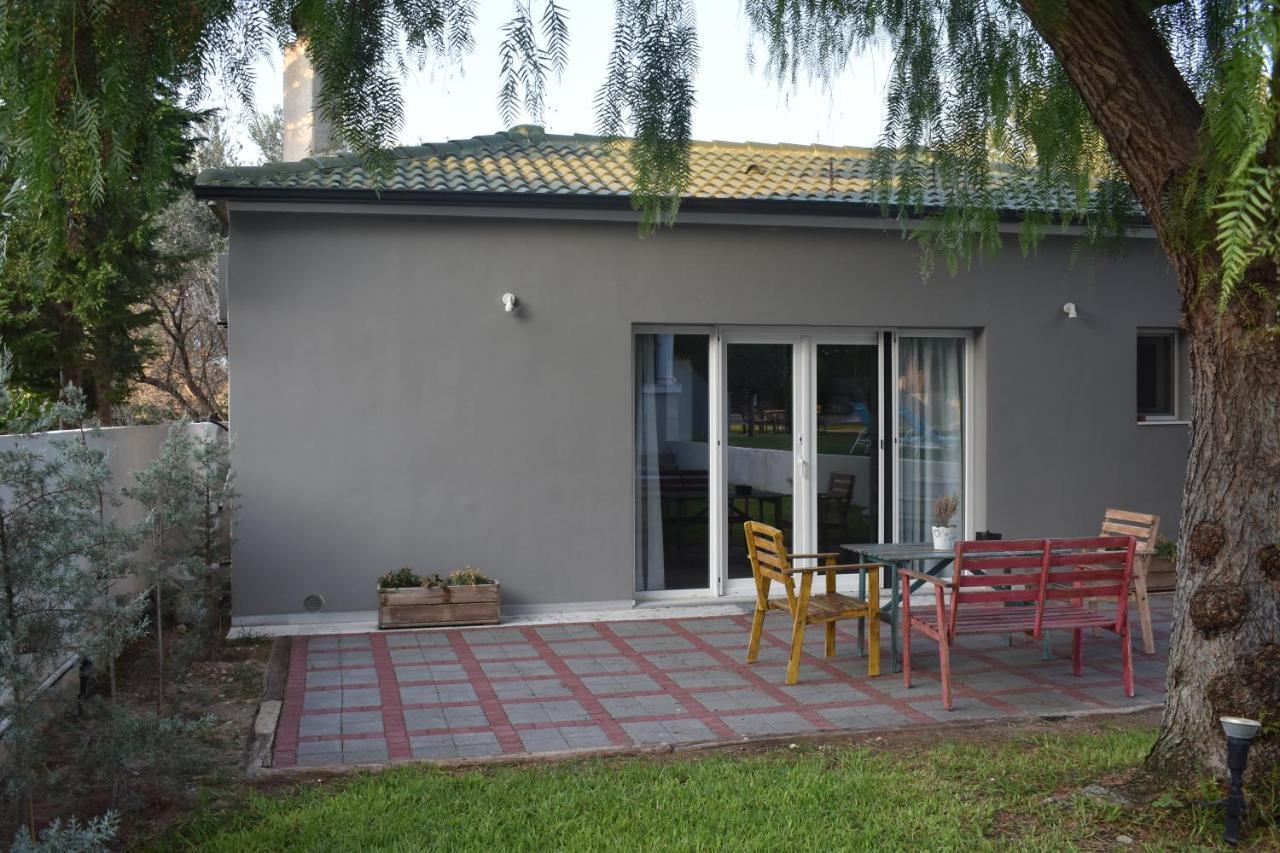 Pool Guesthouse Corinth Exterior foto
