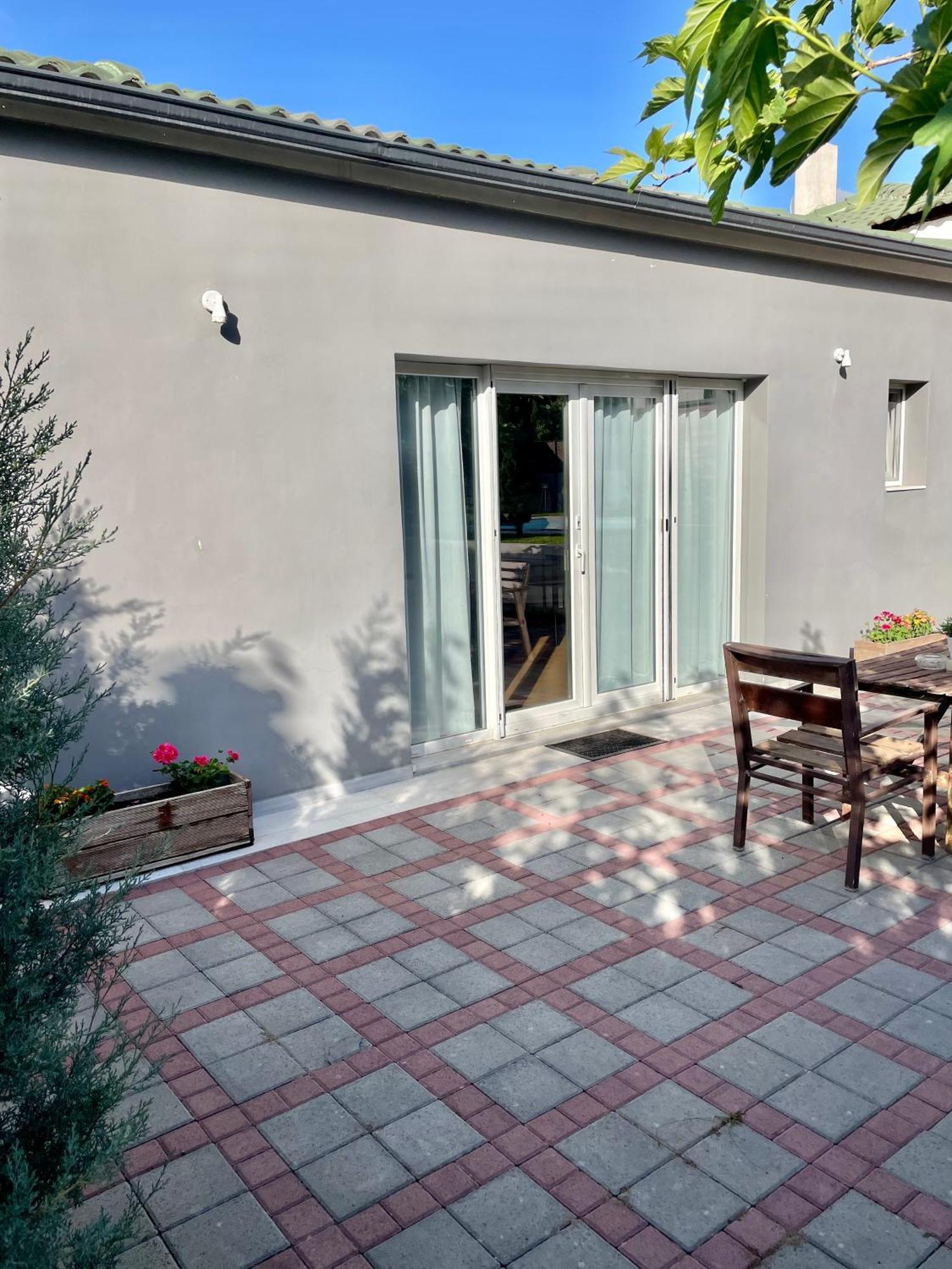 Pool Guesthouse Corinth Exterior foto