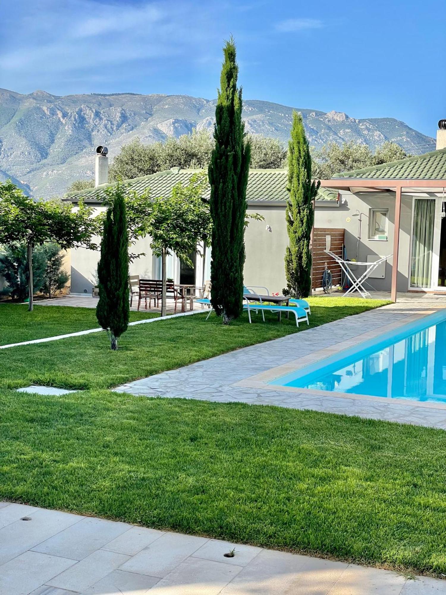 Pool Guesthouse Corinth Exterior foto